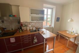 Šarmantna nekretnina u starogradskoj jezgri !, Lovran, Appartement