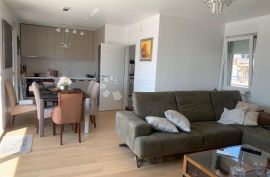 PENTHOUSE ŽNJAN (dvoetažni 91m2), Split, Kвартира