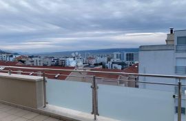 PENTHOUSE ŽNJAN (dvoetažni 91m2), Split, شقة