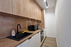 Opremljen nov apartman od 35m2 jedna spavaća u sklopu novog naselja nadomak Snježna dolina Resorta i staze Trnovo, Pale, Appartamento