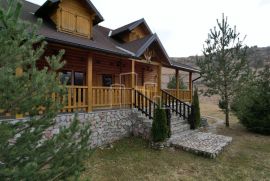 Planinska kuća Bjelašnica prodaja, Trnovo, Casa