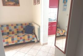 ISTRA, VALBANDON Kuća s 3 apartmana i dvorištem u blizini mora, Fažana, Famiglia