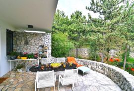 KOSTRENA - Predivna vila s bazenom na parceli od 2200m2, Kostrena, Kuća