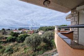 Istra , Fažana kuća sa pogledom na more i pet apartmana, Fažana, Haus