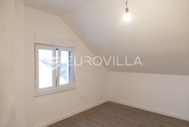 Osijek, Retfala, najam, trosoban stan u urbanoj vili, 2. kat 103m2, Osijek, Appartement