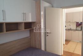 Vodice - Stan s dvije spavaće sobe , na mirnoj lokaciji, Vodice, Appartement