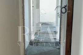 Seget stan 2S+DB 91m2 100 m od mora, Seget, Appartement