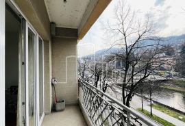 Četverosoban opremljen stan Vilsonovo šetalište iznajmljivanje, Sarajevo Centar, Διαμέρισμα