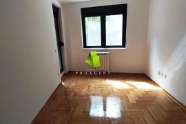 Nenamešten dvoiposoban stan sa parkingom ID#4553, Niš-Mediana, Διαμέρισμα