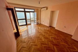 OPATIJA, stan s balkonom, prvi red do mora!, Opatija, Apartamento