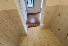 OPATIJA, stan s balkonom, prvi red do mora!, Opatija, Apartamento