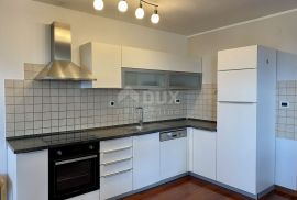 RIJEKA, MARTINKOVAC - Stan za najam 75 m2, 2S+DB, Rijeka, Appartamento