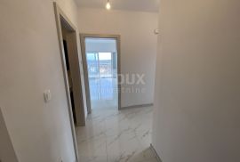 VIŠKOVO - 2S+DB s bazenom i pogledom na more!, Viškovo, Flat