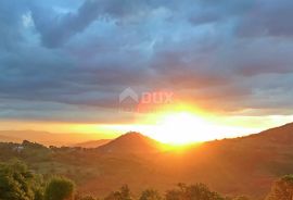 ISTRA, MOTOVUN - Nekretnina s koje se Motovun pruža kao na dlanu, Motovun, Дом