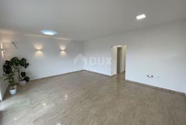 VIŠKOVO - 2S+DB s bazenom i pogledom na more!, Viškovo, Appartment