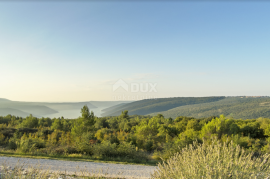 ISTRA, BARBAN - Veliko građevinsko zemljište za 4 vile, pogled na more, Barban, Γη