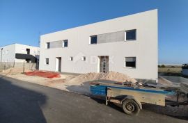 ZADAR, VIR - Duplex vila s bazenom, Vir, Σπίτι