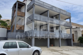 OTOK PAG - Kuća sa 11 apartmana na 150 metara od mora, Pag, بيت