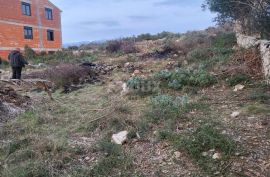 OTOK PAG KOLAN, građevinsko zemljište 643m2, Kolan, Terra