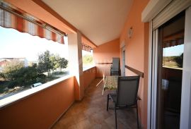 ISTRA, ŠTINJAN Apartmanska kuća s pogledom na more!, Pula, Дом