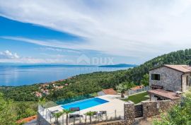 OPATIJA (OKOLICA) - Prekrasna autohtona vila s predivnim pogledom na more, Opatija - Okolica, Дом