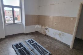 ISTRA, PULA Stan za adaptaciju u centru grada!, Pula, Appartment