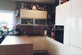 OPATIJA-POBRI 3s+db 85m2 u vrhunskoj novogradnji s pogledom na more, Opatija - Okolica, Appartamento