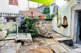 OTOK KRK, GRAD KRK - Renovirana kuća u starom gradu, Krk, House