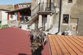 ISTRA, BRTONIGLA - Kuća sa uhodanim poslovnim prostorom, Brtonigla, Casa