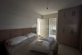ISTRA, MEDULIN- Luksuzan stan u novogradnji sa bazenom i pogledom na more!, Medulin, Appartamento