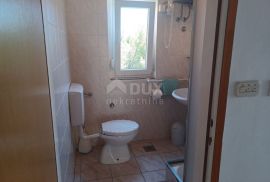 OTOK RAB, BARBAT - Samostojeća apartmanska kuća na odličnoj lokaciji, Rab, House