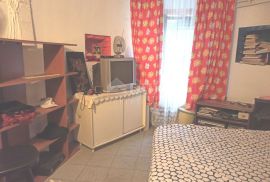 ISTRA, KAVRAN Kuća s apartanom, dvorištem i garažom - BLIZINA MORA!!, Marčana, Famiglia