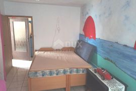 ISTRA, KAVRAN Kuća s apartanom, dvorištem i garažom - BLIZINA MORA!!, Marčana, House