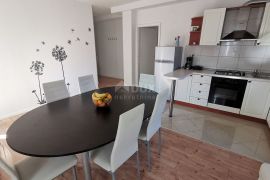 ISTRA, BUZET (okolica) – Apartmanska kuća s bazenom okružena mirom i prirodom, Buzet, House