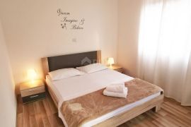 ISTRA, BUZET (okolica) – Apartmanska kuća s bazenom okružena mirom i prirodom, Buzet, House