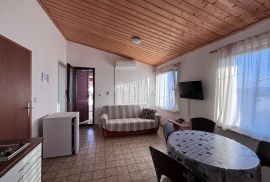 ZADAR, SV. PETAR - Apartmanska kuća s pogledom na more, Sveti Filip I Jakov, Haus