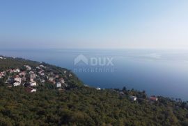 COSTABELLA, BIVIO- građevinsko zemljište 3530m2 s pogledom na more za obiteljsku kuću / villu / stambenu zgradu-stanove -apartmane / kuću za iznajmljivanje - odmor s bazenom, Rijeka, Arazi