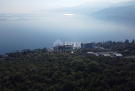 COSTABELLA, BIVIO- građevinsko zemljište 3530m2 s pogledom na more za obiteljsku kuću / villu / stambenu zgradu-stanove -apartmane / kuću za iznajmljivanje - odmor s bazenom, Rijeka, Γη