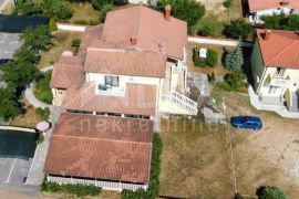 ISTRA, UMAG - Apartmanska kuća 3 km od mora, Umag, House