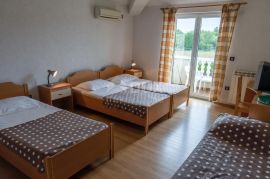 ISTRA, UMAG - Apartmanska kuća 3 km od mora, Umag, Famiglia