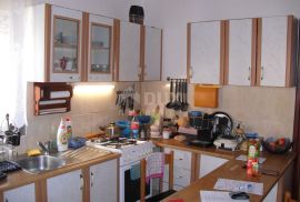 OTOK KRK, MALINSKA (okolica) - Dva odvojena apartmana, Malinska-Dubašnica, Wohnung