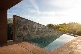 ISTRA, NOVIGRAD - Moderno dizajnirana kuća s bazenom, Novigrad, Famiglia