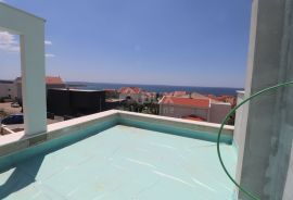 PAG, NOVALJA - Dvoetažni penthouse s krovnom terasom, Novalja, Kвартира