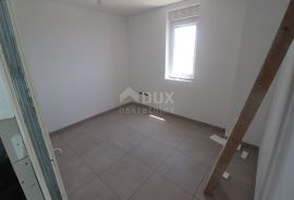 PAG, NOVALJA - Dvoetažni penthouse s krovnom terasom, Novalja, Appartamento