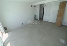 PAG, NOVALJA - Dvoetažni penthouse s krovnom terasom, Novalja, Apartamento