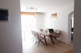 ISTRA, PULA - stan u prizemlju sa velikom terasom 120m2!, Pula, Appartement