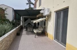 ISTRA, PULA - stan u prizemlju sa velikom terasom 120m2!, Pula, Appartamento