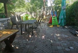 ISTRA, ROČ - Hostel - stambeno-poslovna zgrada 550 m2, Buzet, House