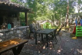 ISTRA, ROČ - Hostel - stambeno-poslovna zgrada 550 m2, Buzet, Casa