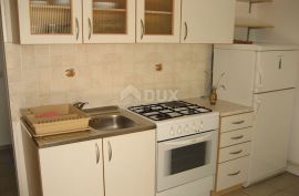 PAKOŠTANE, DRAGE - Apartmanska kuća u blizini mora, Pakoštane, House